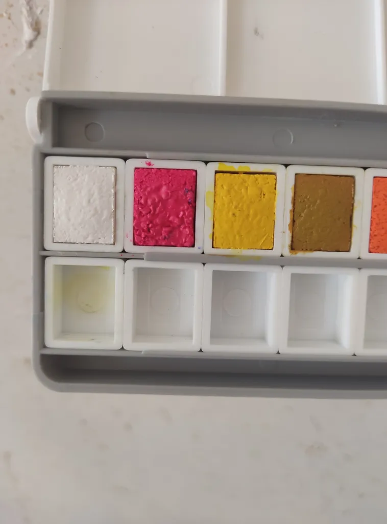 آبرنگ 12 رنگ آقامیری مدل 001