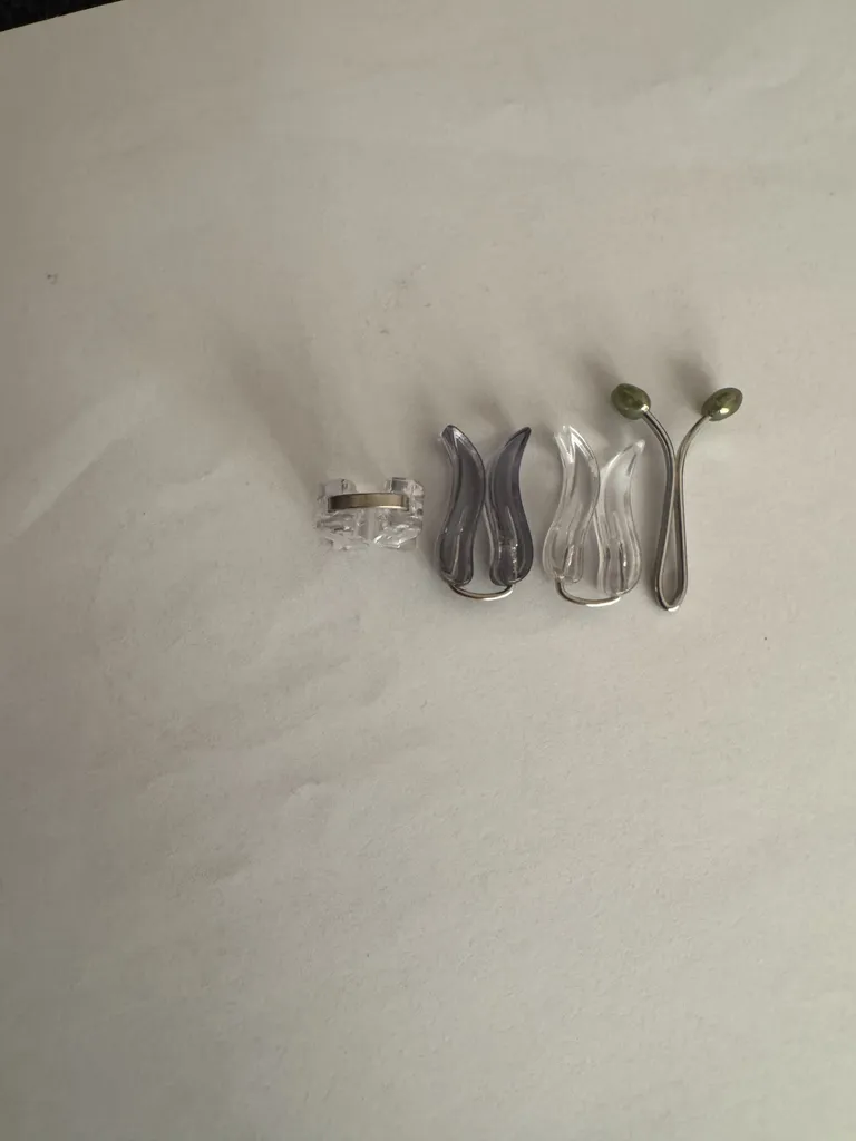 گیره روسری زنانه طرح لاله بسته 3 عددی