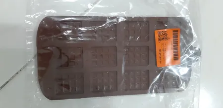 قالب شکلات مدل مكعبي ريز