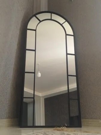 آینه مدل قدی فلزی طرح تاج پایه دار F-180