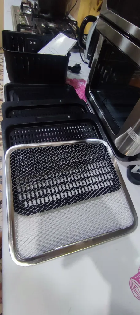 هواپز 12 لیتری بلک اند دکر مدل AOF-100-B5