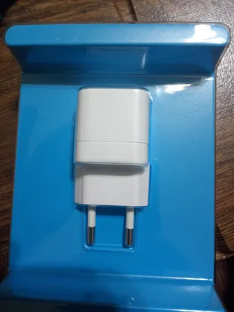 شارژر دیواری 20 وات انکر مدل PowerPort III A2149 Cube