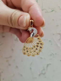 آویز گردنبند طلا 18 عیار زنانه طلای مستجابی مدل طاووس کد 2602