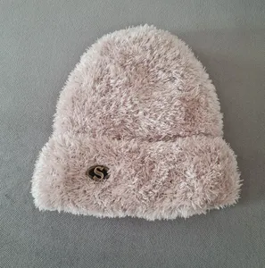 تجریه خرید کلاه بافتنی سام مدل دو رو خز طرح مارک فلزی کد 512