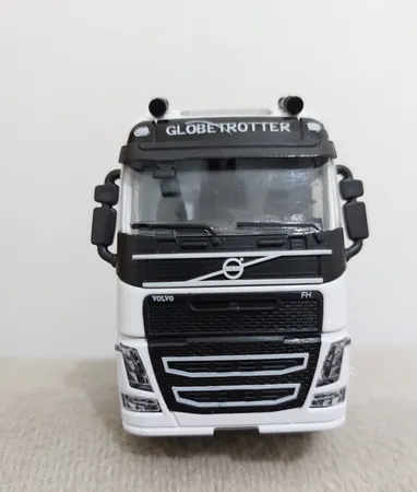 ماشین بازی مدل کامیون تریلی کشنده ولوو اف هاچ کد FH500