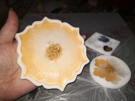 قالب رزین مدل زیر لیوانی طرح چند وجهی کد cn1