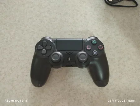 دسته بازی مدل DualShock 4