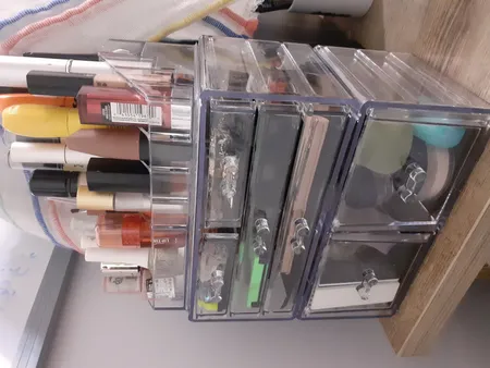 استند لوازم آرایشی مدل 06