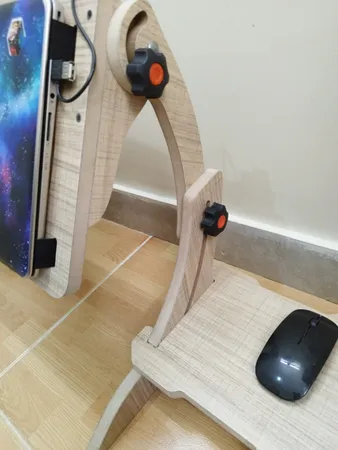 میز لپ تاپ مدل لایفینو کد 3