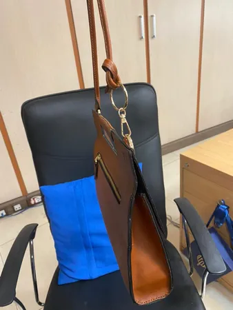 کیف رودوشی زنانه چرم بارثاوا مدل 1382
