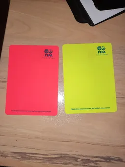 کارت داوری فوتبال طرح FIFA