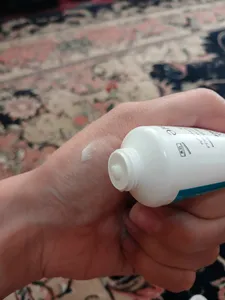 تجریه خرید کرم مرطوب‌کننده درمالیفت مدل Hydralift AC Cream مناسب پوست‌های چرب حجم 50 میلی‌لیتر