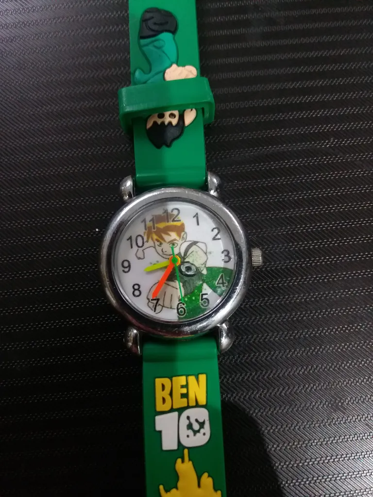 ساعت مچی عقربه ای پسرانه مدل BEN10 GRN X