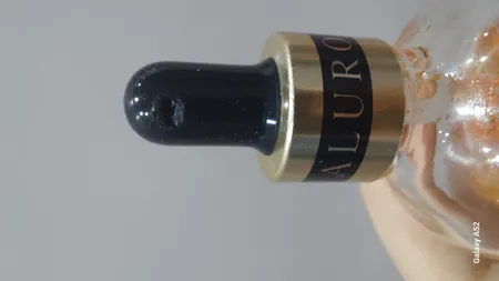 سرم آبرسان ونزن مدل عصاره حلزون و طلا حجم 100 میلی لیتر