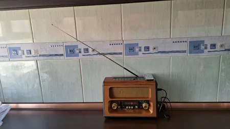 رادیو گولون مدل RX-BT89SQ