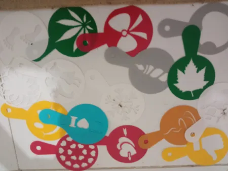 شابلون تزیینی مدل Flower مجموعه 16 عددی