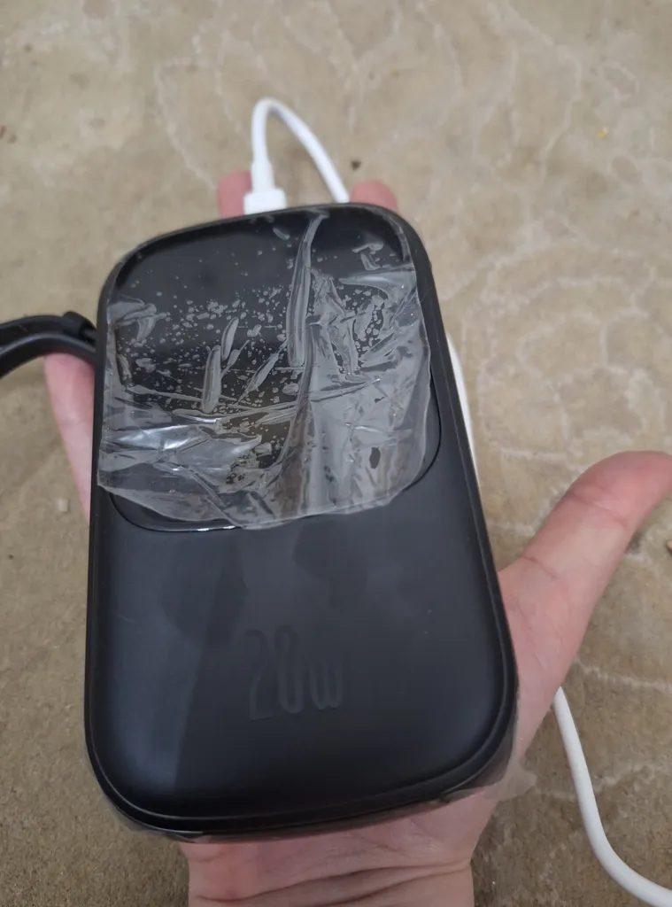 پاوربانک بیسوس مدل Qpow pro ظرفیت 20000 میلی آمپر ساعت