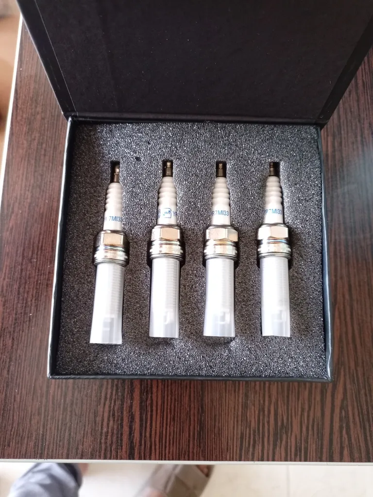 شمع خودرو شمع نورمدل YR7MI33 بسته 4 عددی