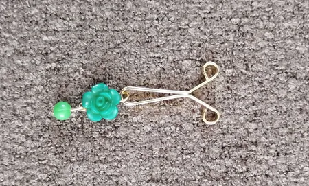 گیره روسری زنانه طرح گل کد 24