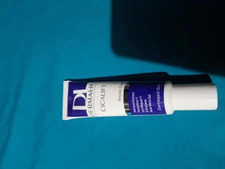 کرم ترمیم کننده پوست صورت درمالیفت مدل سیکالیفت مناسب پوست‌های آسیب‌دیده حجم 30 میلی لیتر