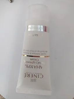 کرم لایه بردار سینره ده درصد AHA حجم 40 میلی لیتر