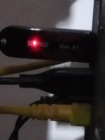 فلش مموری سیلیکون پاور مدل Blaze B10 ظرفیت 32 گیگابایت