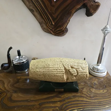 دکوری آوش مدل منشور کوروش