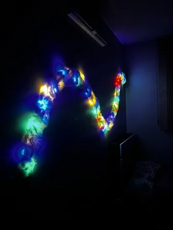 ریسه ال ای دی مدل سوزنی طرح پر طول 10 متری