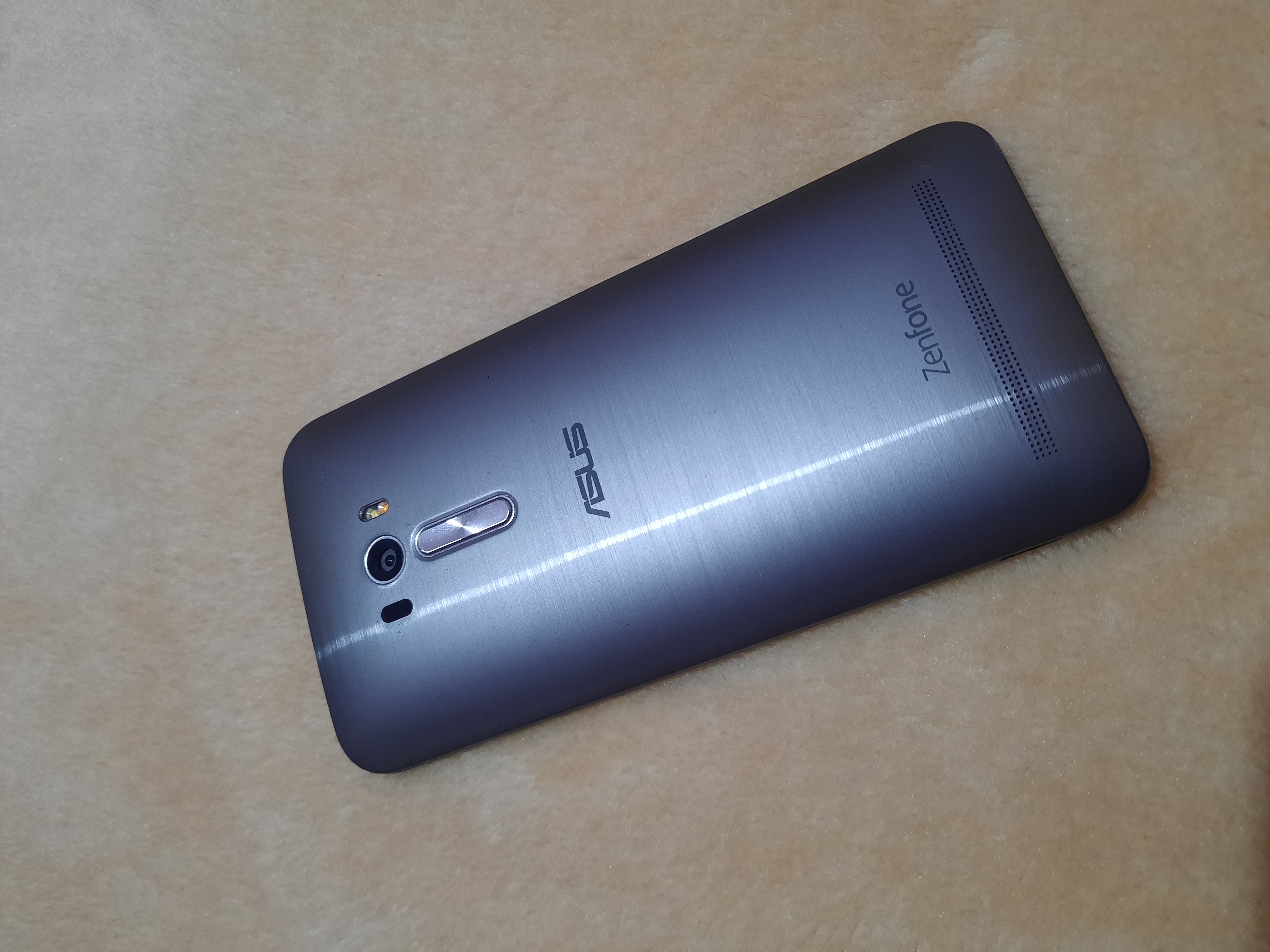گوشی موبایل ایسوس مدل ZenFone Selfie Pon ZD551KL دو سیم کارت ظرفیت 16 گیگابایت