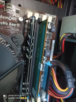 رم کامپیوتر سامسونگ مدل DDR3 1600MHz 240Pin DIMM 12800 ظرفیت 4 گیگابایت