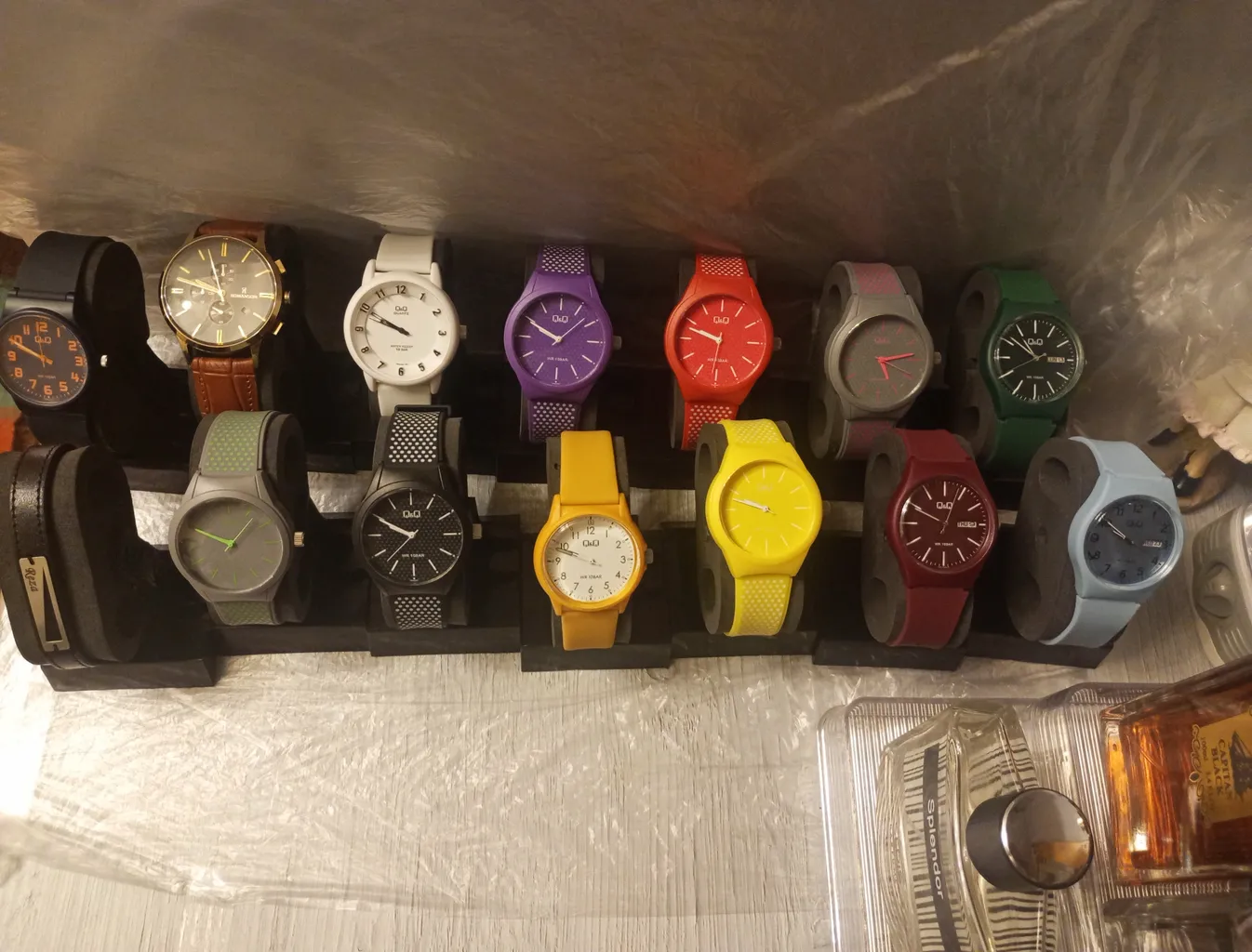 ساعت مچی عقربه ای کیو اند کیو مدل A212J006Y