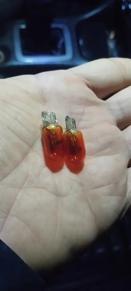 لامپ سکن پژو مدل 6216C1 مناسب برای پژو 206 و 207 بسته 2 عددی