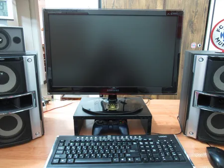 پایه نگهدارنده مانیتور مینیما مدل W1