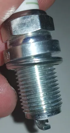 شمع خودرو ان جی کی مدل BKR6E بسته 4 عددی