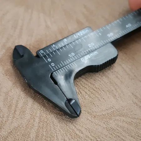 کولیس کد 03 گستره 0-80 میلی متر