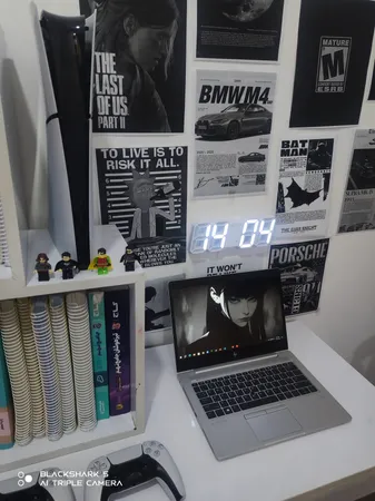 ساعت دیواری و رومیزی مدل X Segment Clock