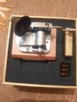 جعبه موزیکال ایل تمپو ولا مدل New Classico ملودی لاو استوری