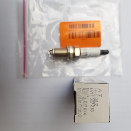 شمع خودرو اکیوم مدل RFN 58 LZ
