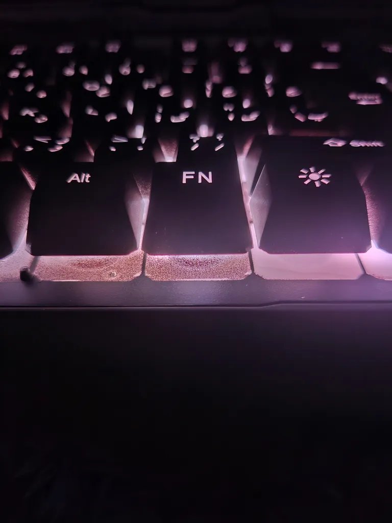 کیبورد گیمینگ گرین مدل GK601-RGB، سوییچ نیمه مکانیکال، Full-Size، نورپردازی RGB