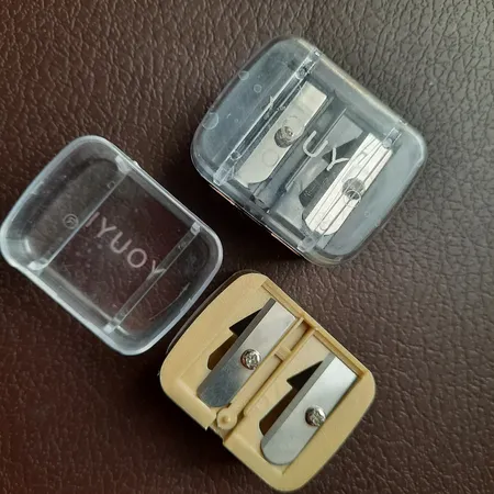 مداد تراش آرایشی یویی مدل pro