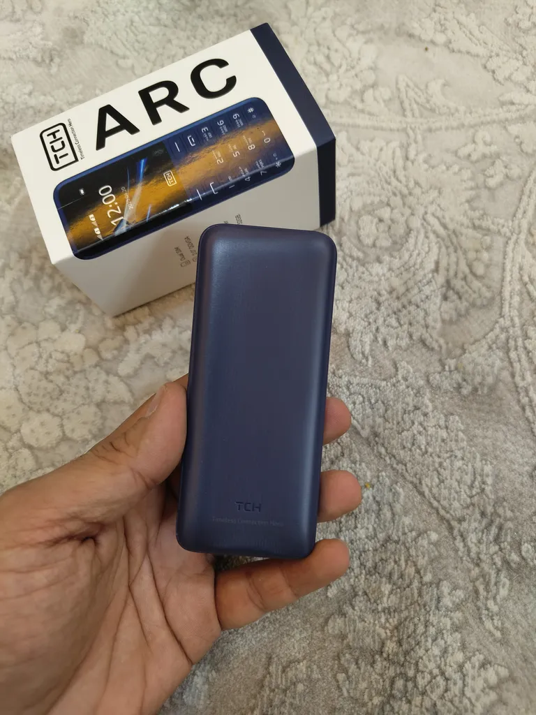 گوشی موبایل تی سی اچ مدل ARC دو سیم‌کارت ظرفیت 4 مگابایت