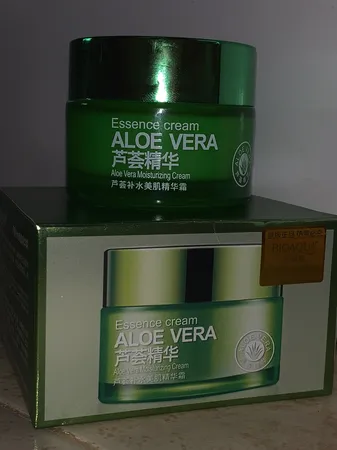 کرم مرطوب کننده بایو آکوا مدل Aloe Vera Essence حجم 50 میلی لیتر