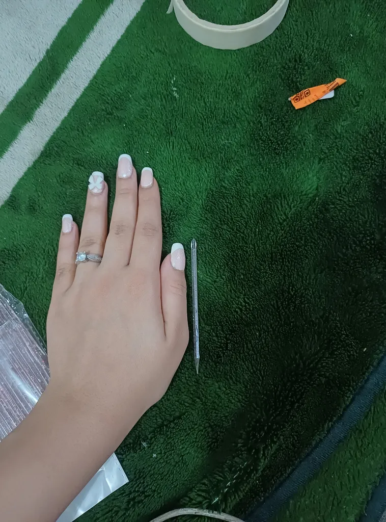 عقب زن ناخن مدل پلاستیکی اکلیلی بسته 50 عددی