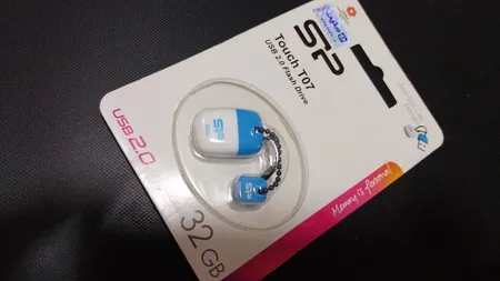 فلش مموری سیلیکون پاور مدل Touch T07 ظرفیت 32 گیگابایت