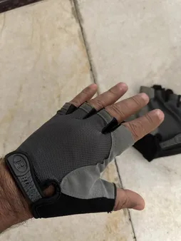 دستکش بدنسازی مدل H2 BEST