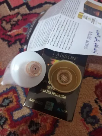 کرم ضدآفتاب رنگی لانسون SPF50 مدل مولتی اکشن شماره 1.5، مناسب پوست‌های چرب، حجم 40 میلی‌لیتر