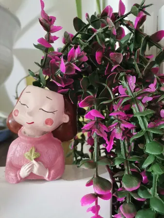 گلدان طرح دختر پاییزی مدل 277