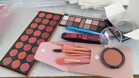 پالت سایه چشم دودو گرل مدل Pocket Kit شماره 04