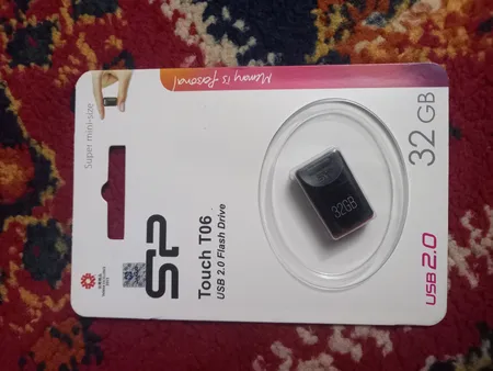 فلش مموری سیلیکون پاور مدل Touch T06 ظرفیت 32 گیگابایت