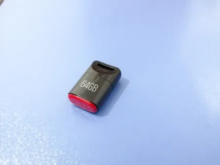 فلش مموری سیلیکون پاور مدل Touch T06 ظرفیت 64 گیگابایت